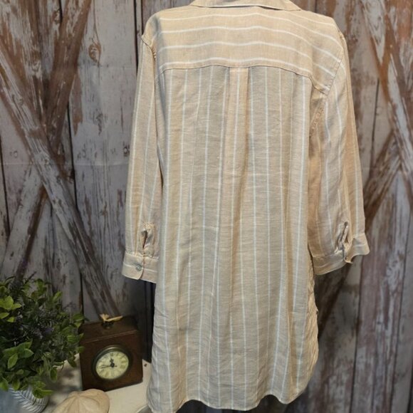 Light Yellow 3/4-sleeved button-down - Picture 5 of 7